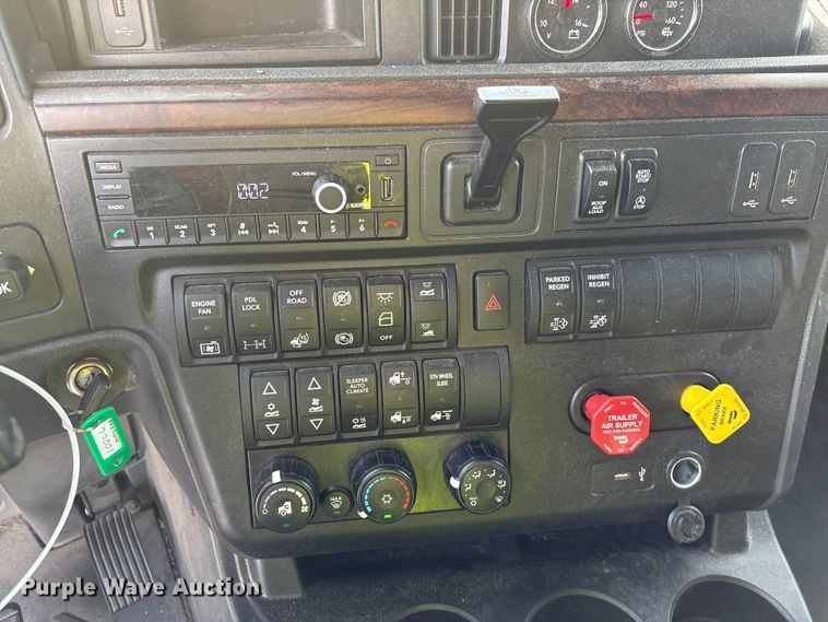 image for item YA2267 2023 International HX520 semi truck