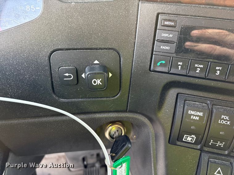 image for item YA2267 2023 International HX520 semi truck