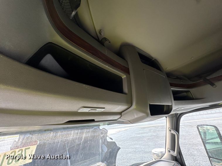 image for item YA2267 2023 International HX520 semi truck