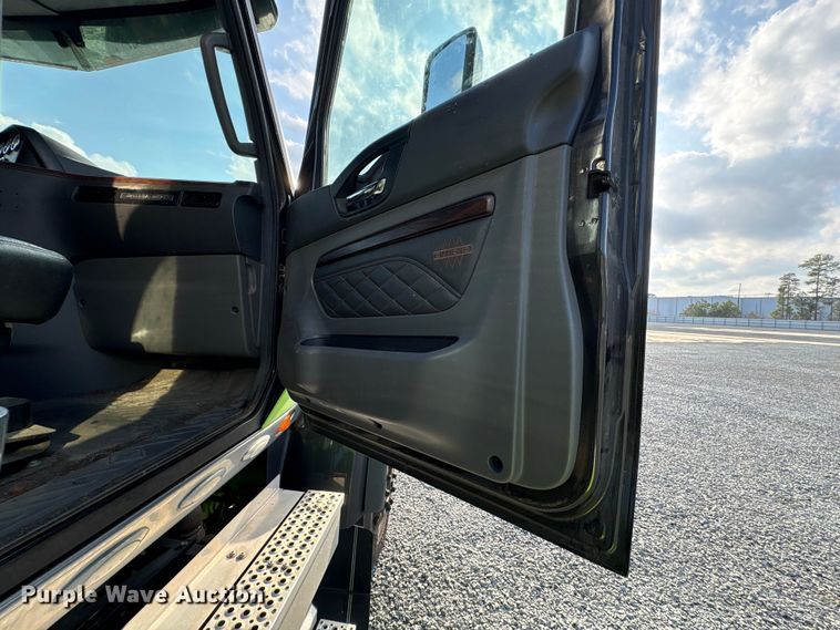 image for item YA2267 2023 International HX520 semi truck