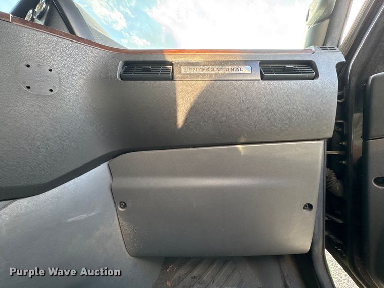 image for item YA2267 2023 International HX520 semi truck