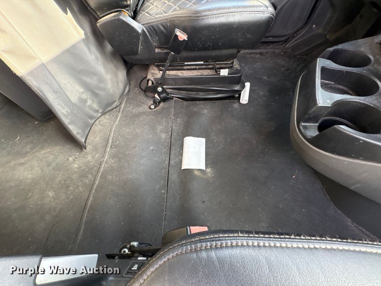 image for item YA2267 2023 International HX520 semi truck