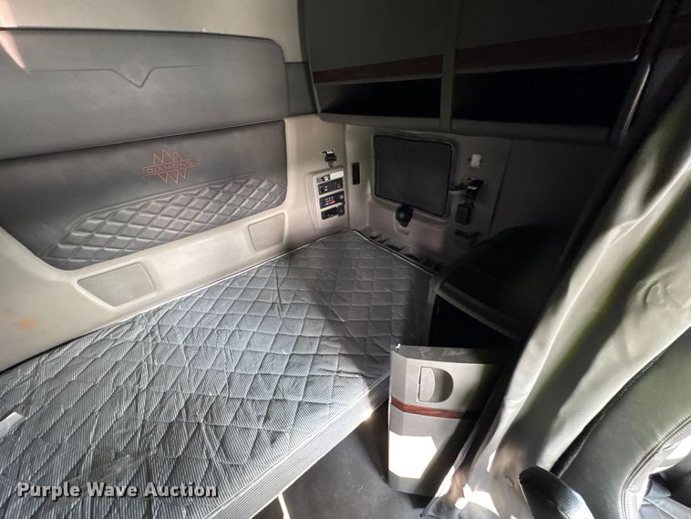 image for item YA2267 2023 International HX520 semi truck