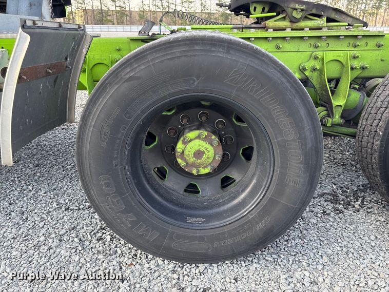 image for item YA2267 2023 International HX520 semi truck