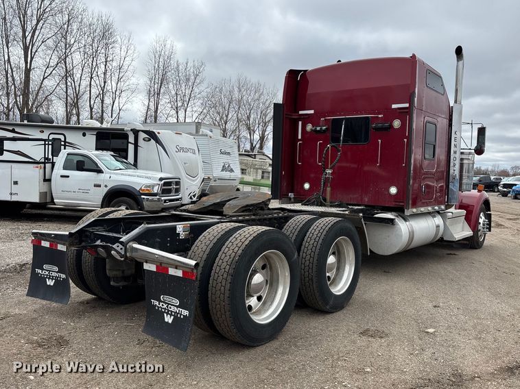 image for item YA2401 2019 Kenworth W900 semi truck