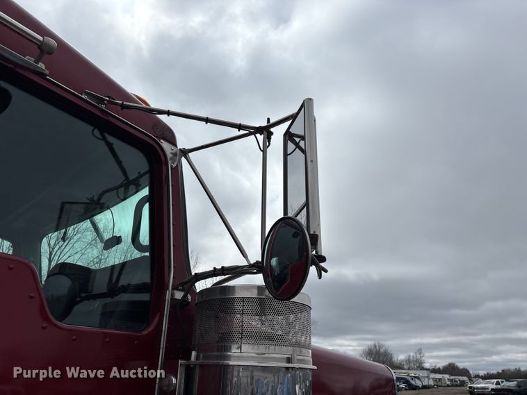 image for item YA2401 2019 Kenworth W900 semi truck