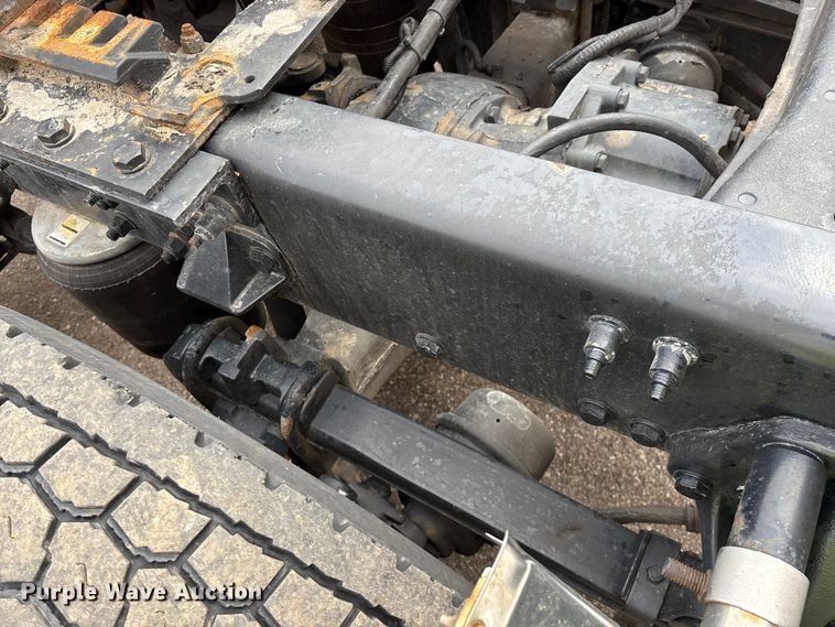 image for item YA2401 2019 Kenworth W900 semi truck