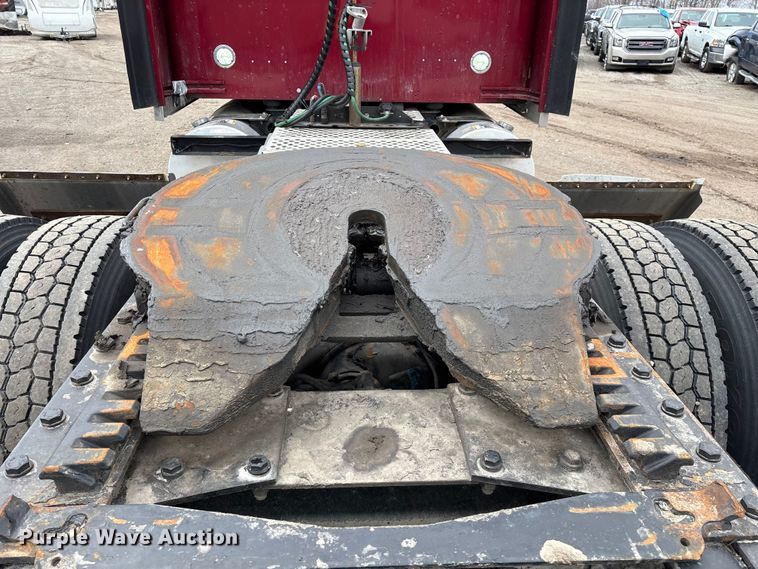 image for item YA2401 2019 Kenworth W900 semi truck