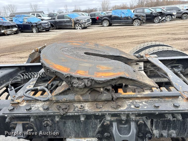 image for item YA2401 2019 Kenworth W900 semi truck