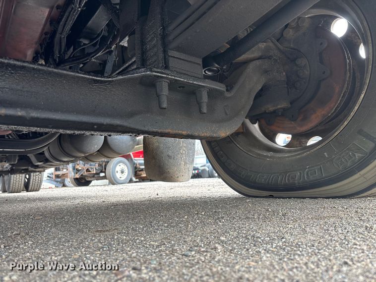 image for item YA2401 2019 Kenworth W900 semi truck