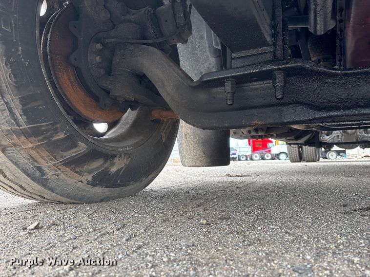 image for item YA2401 2019 Kenworth W900 semi truck