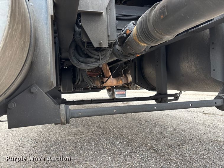 image for item YA2401 2019 Kenworth W900 semi truck