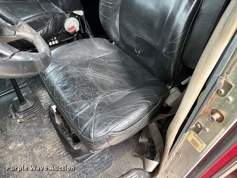 image for item YA2401 2019 Kenworth W900 semi truck