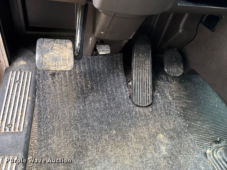 image for item YA2401 2019 Kenworth W900 semi truck