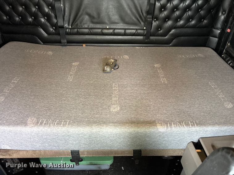 image for item YA2401 2019 Kenworth W900 semi truck