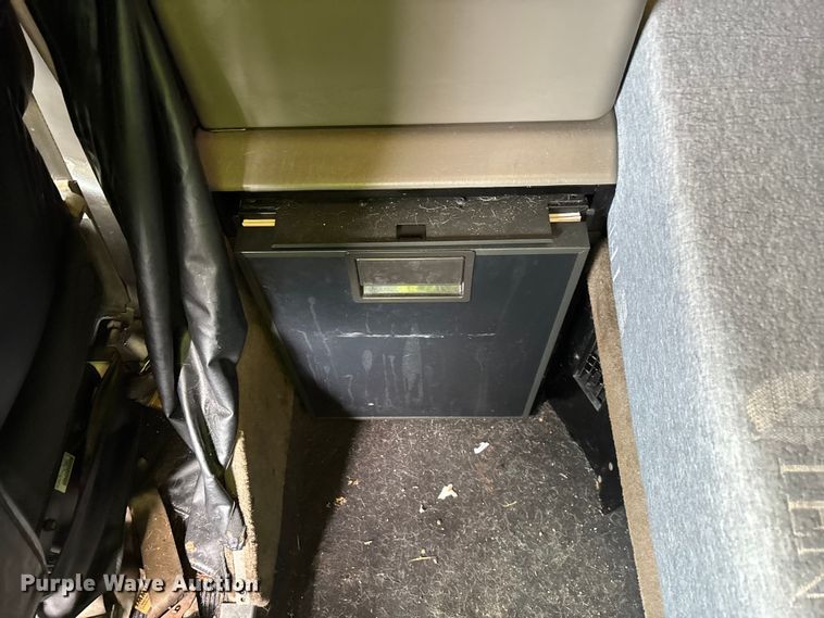 image for item YA2401 2019 Kenworth W900 semi truck