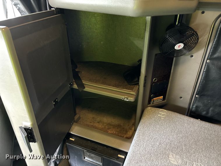 image for item YA2401 2019 Kenworth W900 semi truck