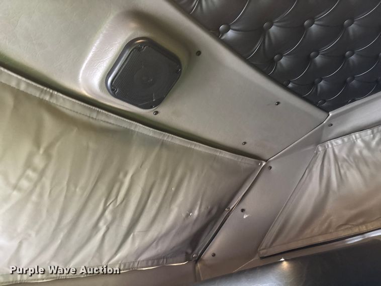 image for item YA2401 2019 Kenworth W900 semi truck