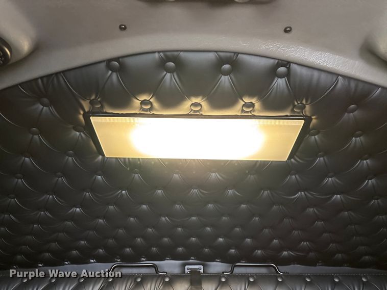 image for item YA2401 2019 Kenworth W900 semi truck