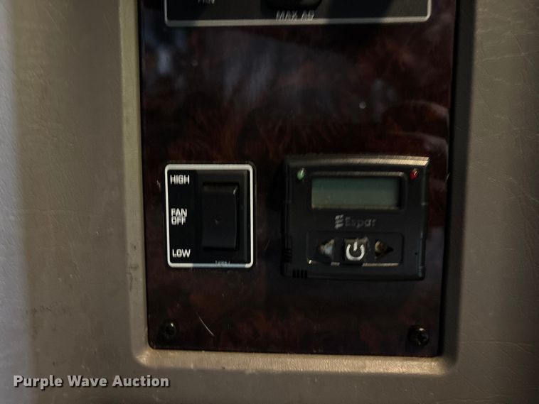 image for item YA2401 2019 Kenworth W900 semi truck