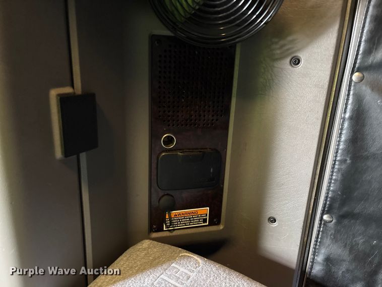 image for item YA2401 2019 Kenworth W900 semi truck