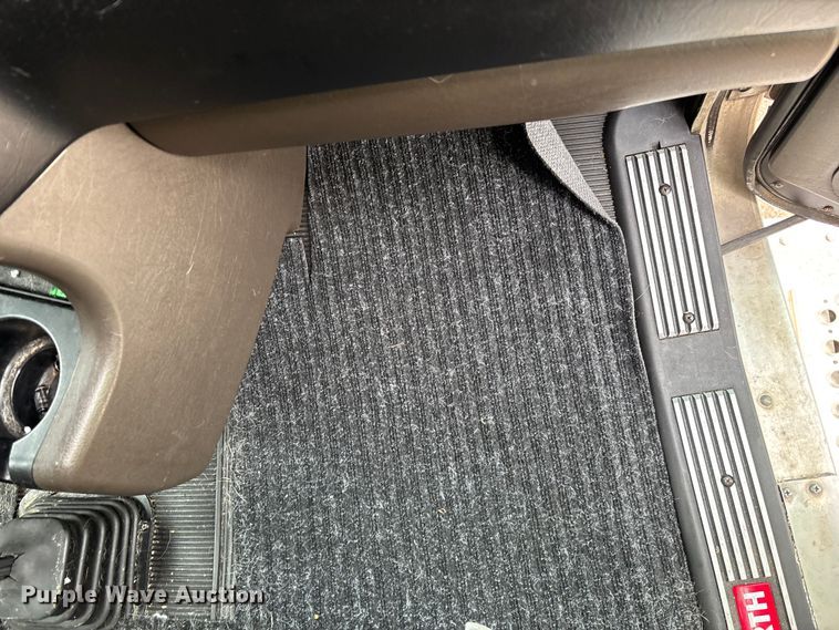 image for item YA2401 2019 Kenworth W900 semi truck