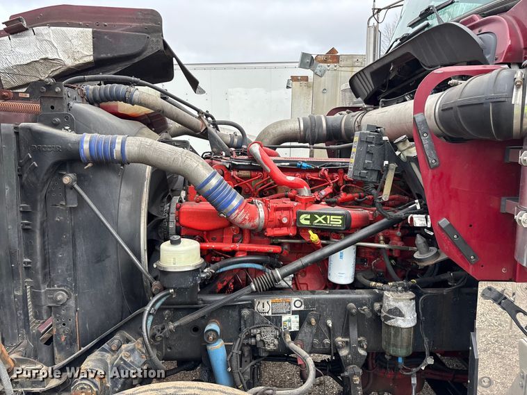 image for item YA2401 2019 Kenworth W900 semi truck