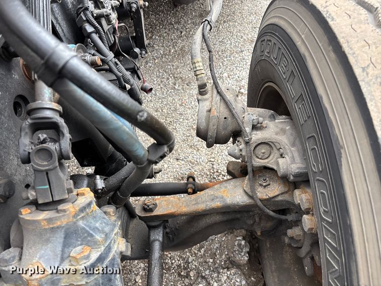 image for item YA2401 2019 Kenworth W900 semi truck