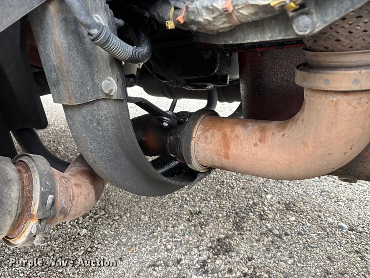 image for item YA2401 2019 Kenworth W900 semi truck