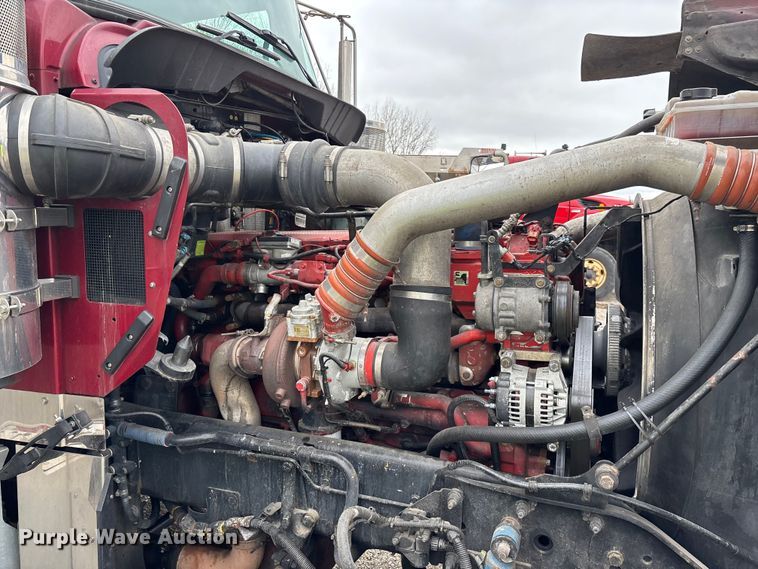 image for item YA2401 2019 Kenworth W900 semi truck