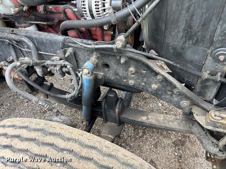 image for item YA2401 2019 Kenworth W900 semi truck