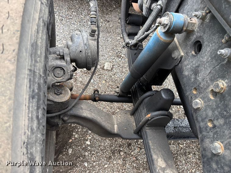 image for item YA2401 2019 Kenworth W900 semi truck