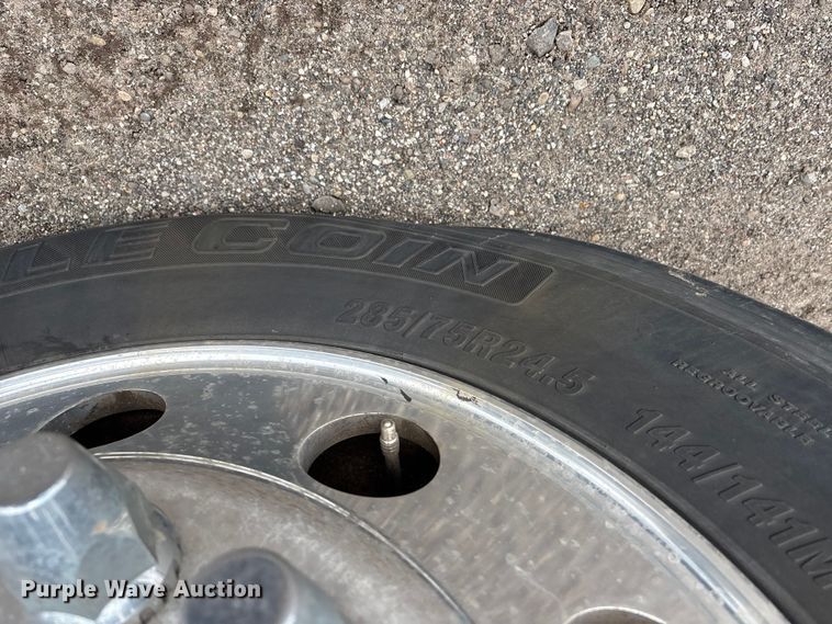 image for item YA2401 2019 Kenworth W900 semi truck