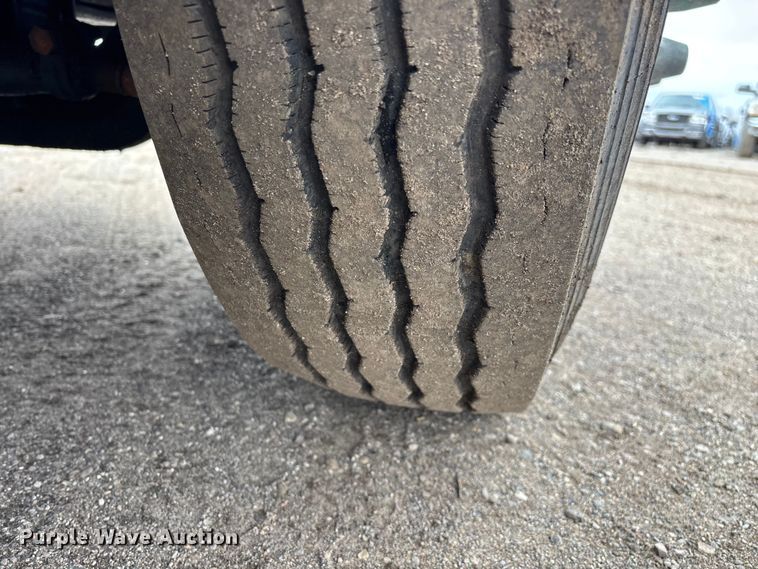 image for item YA2401 2019 Kenworth W900 semi truck