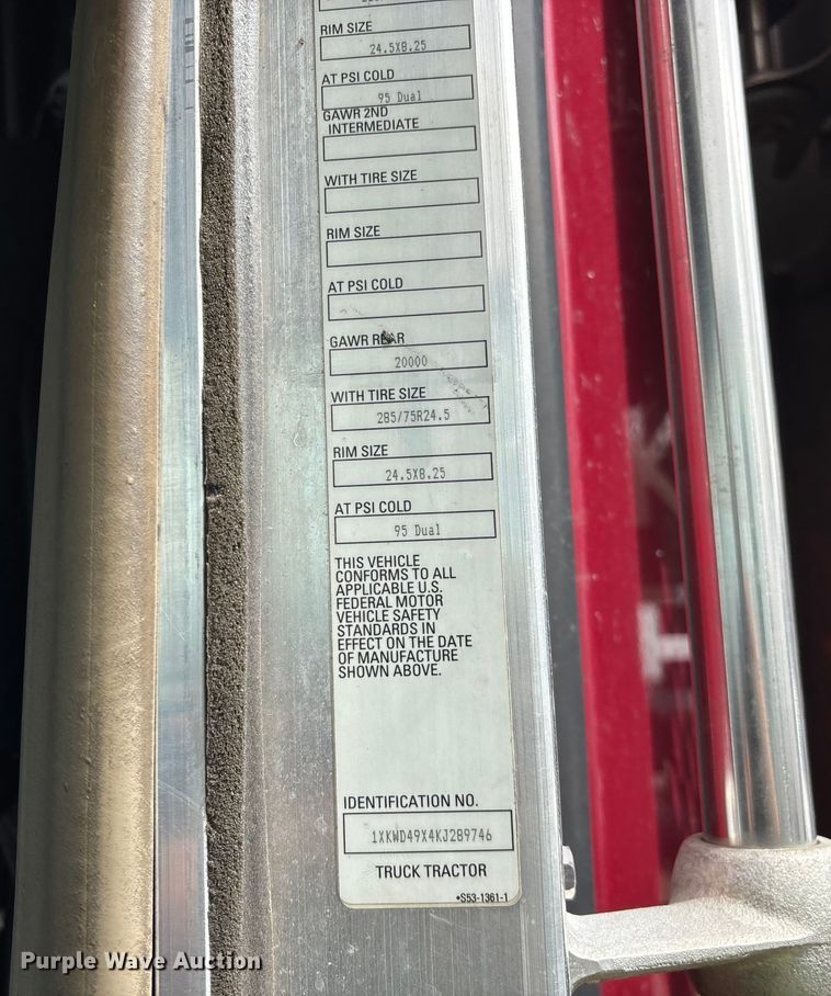 image for item YA2401 2019 Kenworth W900 semi truck