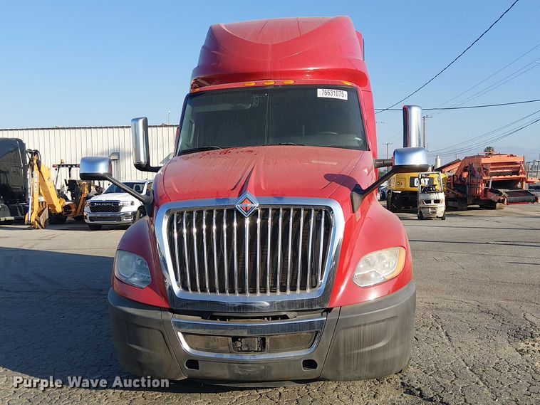 image for item YA2402 2019 International LT625 semi truck