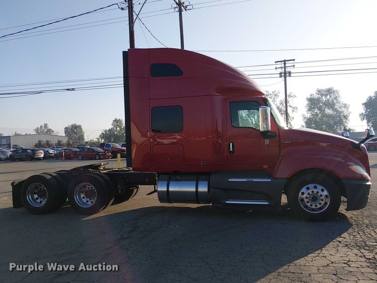 image for item YA2402 2019 International LT625 semi truck