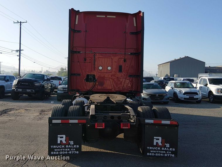 image for item YA2402 2019 International LT625 semi truck