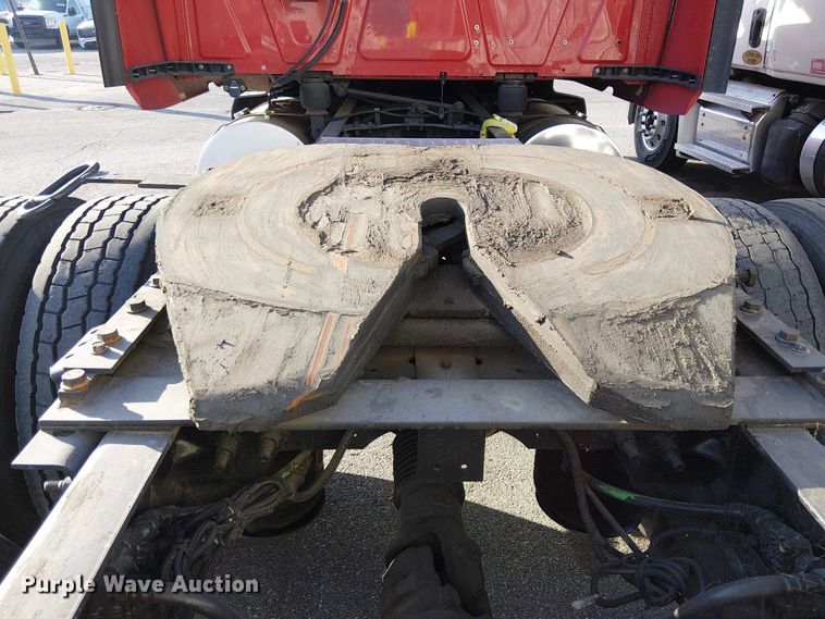 image for item YA2402 2019 International LT625 semi truck