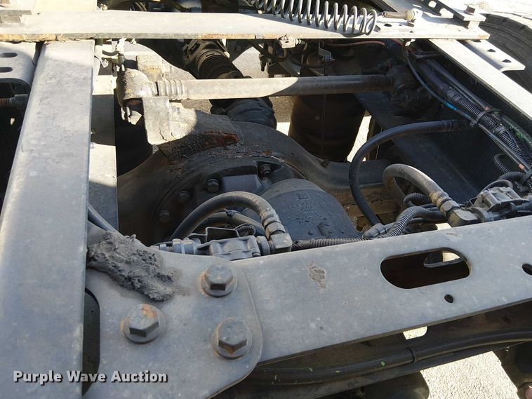 image for item YA2402 2019 International LT625 semi truck