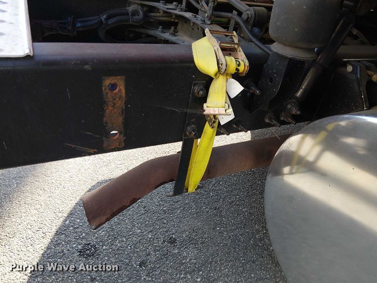 image for item YA2402 2019 International LT625 semi truck