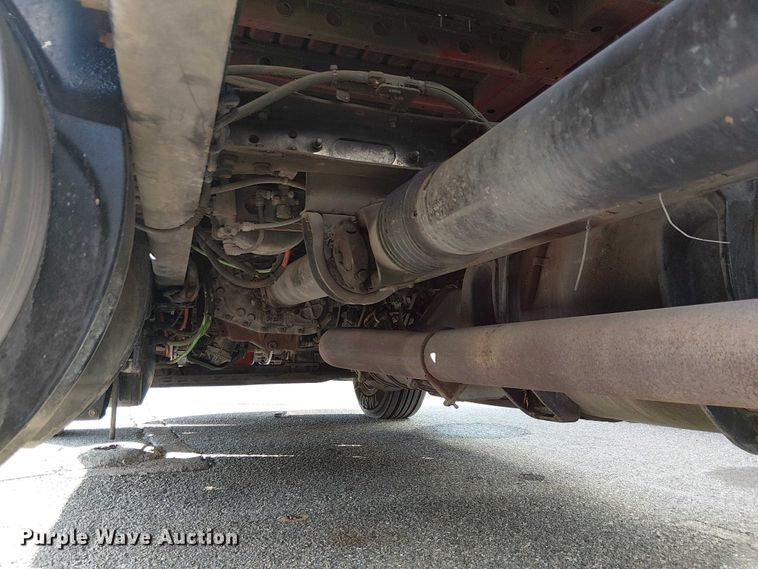 image for item YA2402 2019 International LT625 semi truck