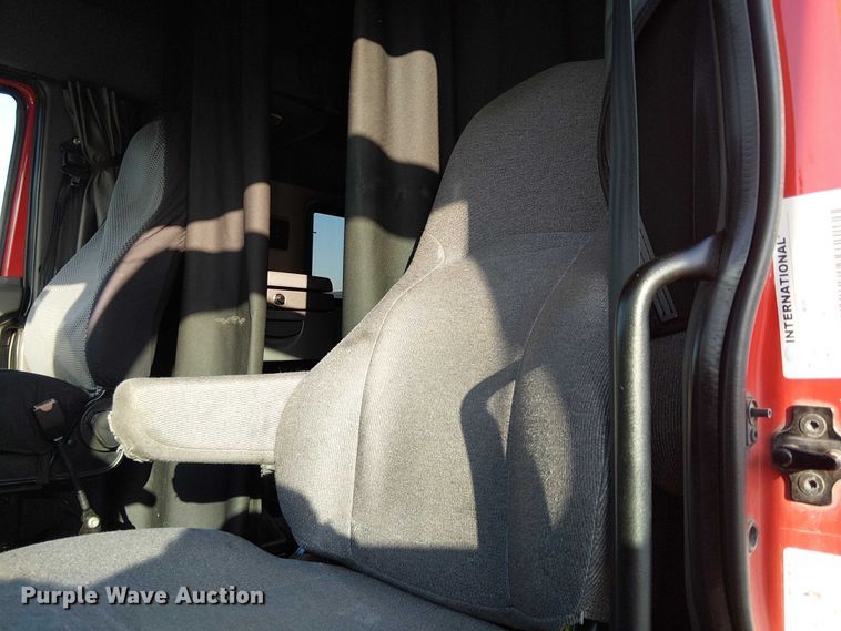 image for item YA2402 2019 International LT625 semi truck