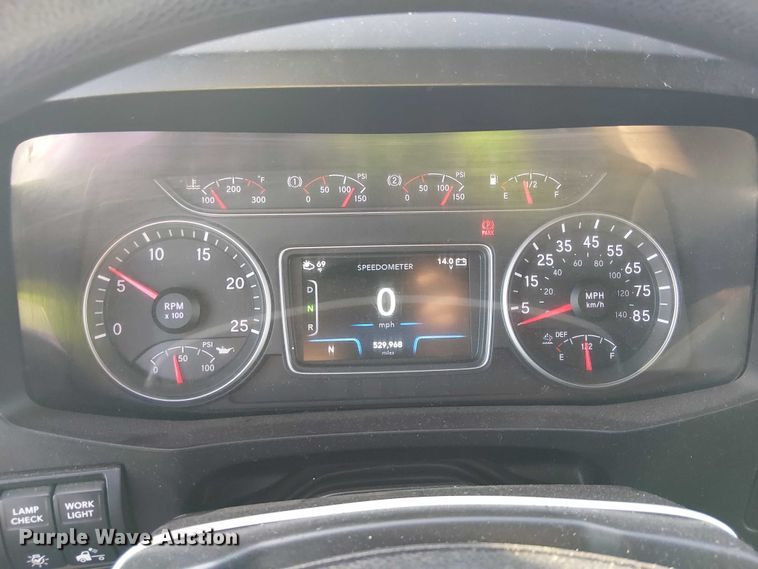 image for item YA2402 2019 International LT625 semi truck