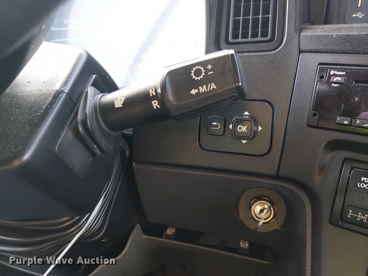 image for item YA2402 2019 International LT625 semi truck