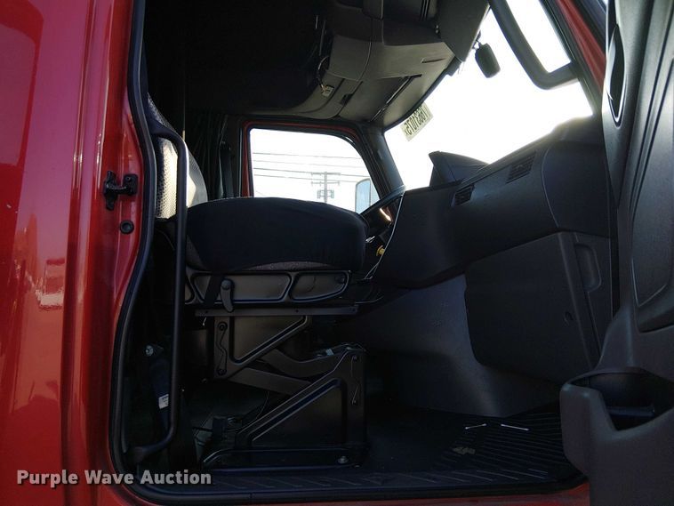 image for item YA2402 2019 International LT625 semi truck