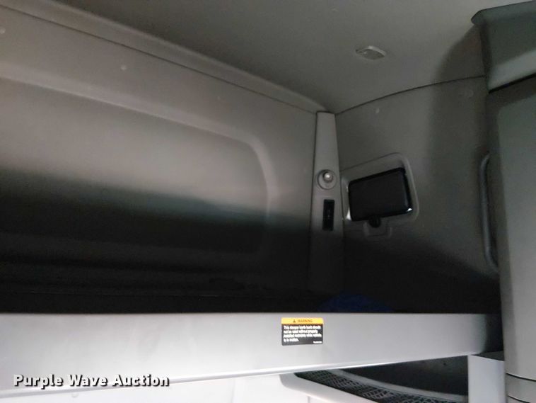 image for item YA2402 2019 International LT625 semi truck