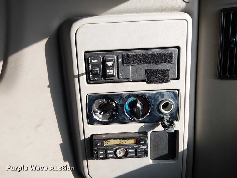 image for item YA2402 2019 International LT625 semi truck