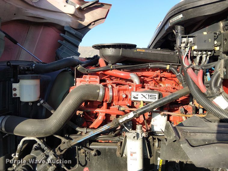 image for item YA2402 2019 International LT625 semi truck