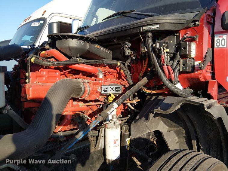 image for item YA2402 2019 International LT625 semi truck